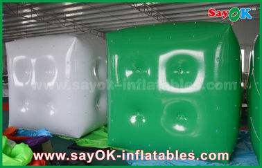 En annonçant le ballon gonflable vert blanc/le ballon hélium de cube avec le logo imprimez