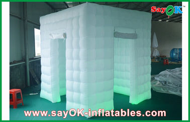La cabine gonflable LED de photo de photo de cabine de portes gonflables de la clôture 2 allument la couleur de 2.5m changée avec le ventilateur